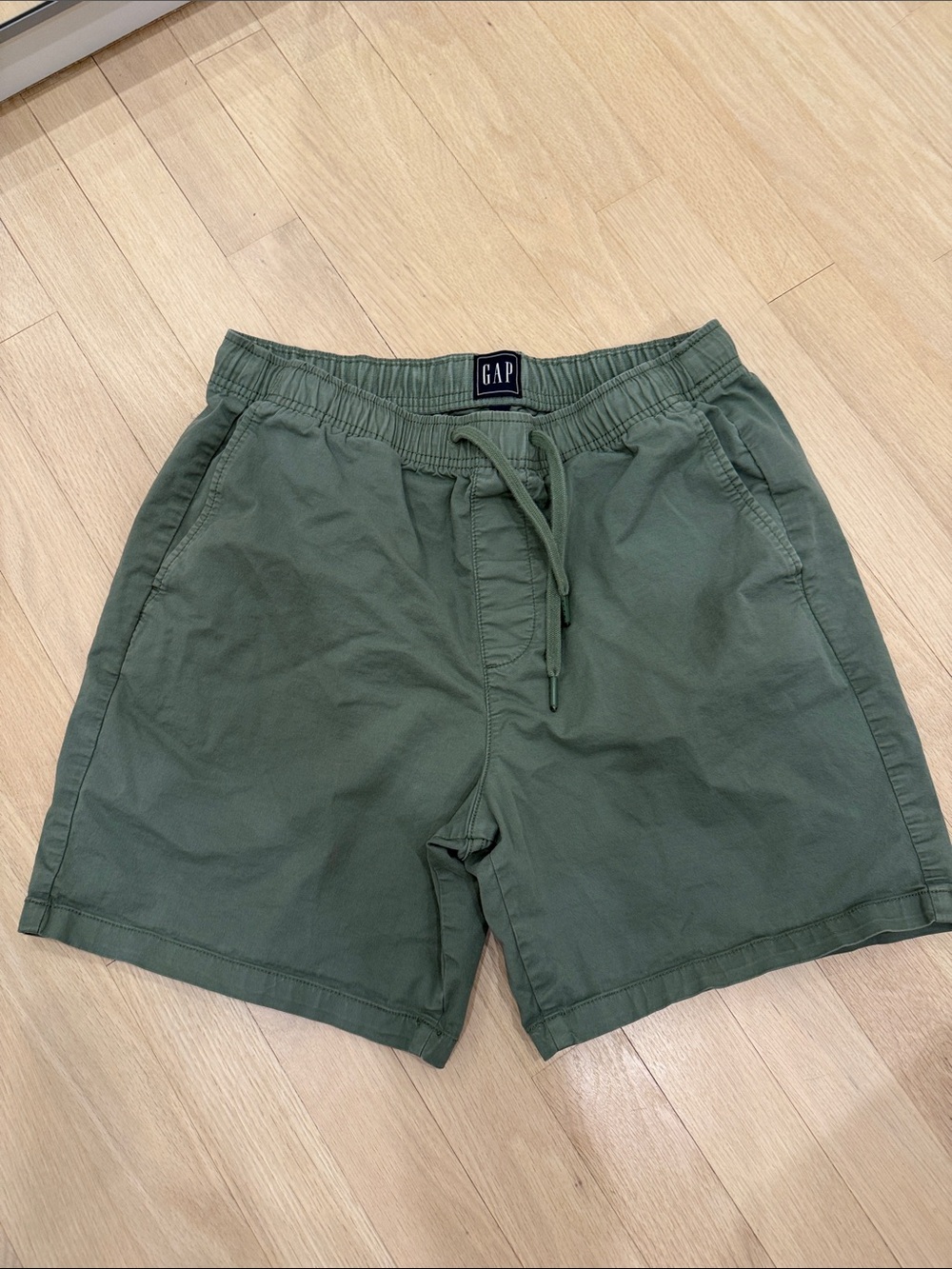 GAP Men's Army Green Elastic Waist Drawstring Shorts